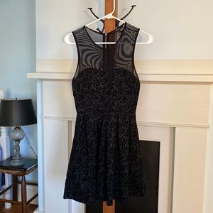 Sale!! Forever 21 sleeveless dress with raised black velveteen print